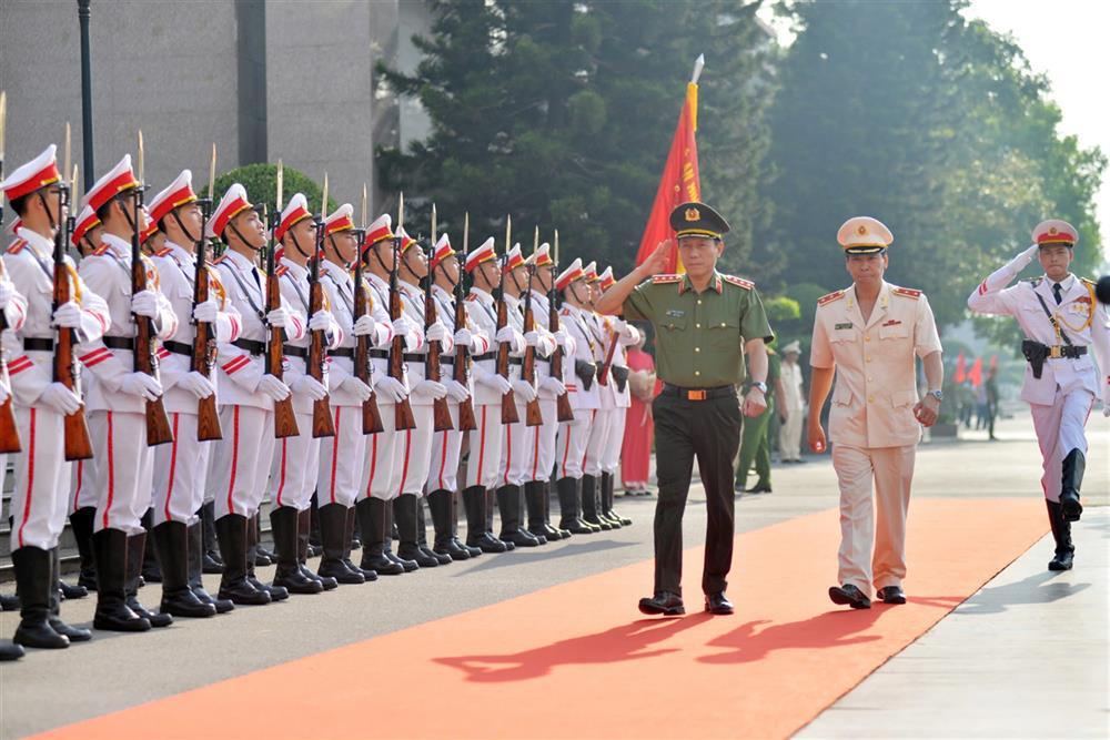 Minister Luong Tam Quang attends People’s Police Academy’s opening ceremony of 2024 – 2025 school year